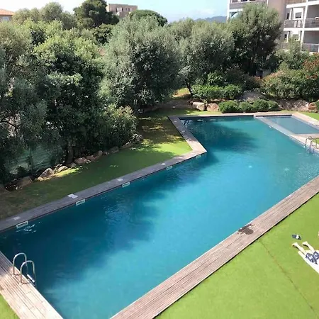 Piscine, 200m Port De Vecchio Pour 2 Personnes *